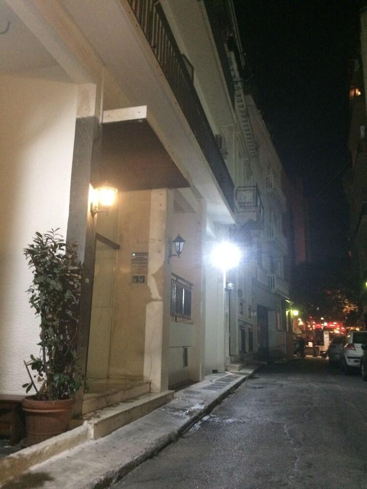 דירות אתונה Living Near Acropolis By Sylvia Staikou 2Nd & 3D Floor מראה חיצוני תמונה